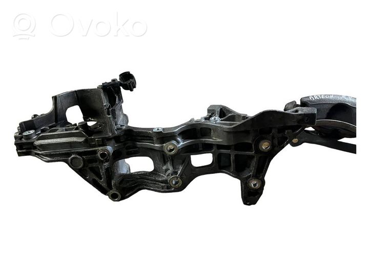 Volkswagen PASSAT B8 Generator/alternator bracket 04L903143D