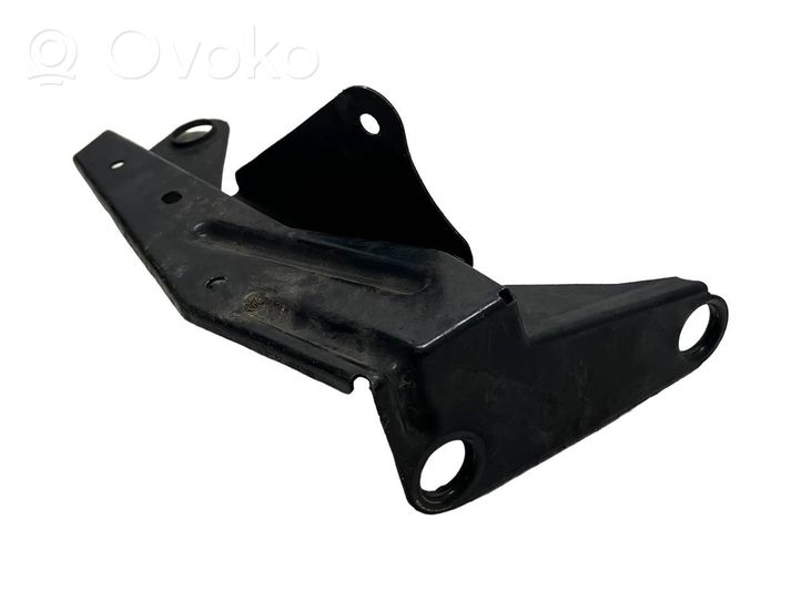 Audi A4 S4 B6 8E 8H Support, tuyau de refroidissement intermédiaire 8E0145813G