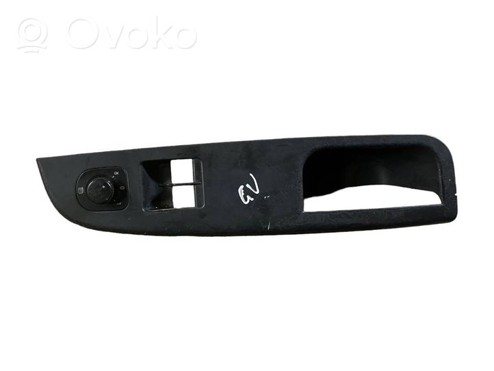 Volkswagen Golf V Rivestimento pulsantiera finestrino della portiera anteriore 1K3868050B