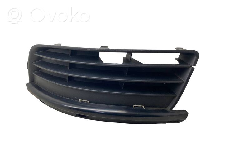 Volkswagen Jetta V Front bumper lower grill 1K0853665G