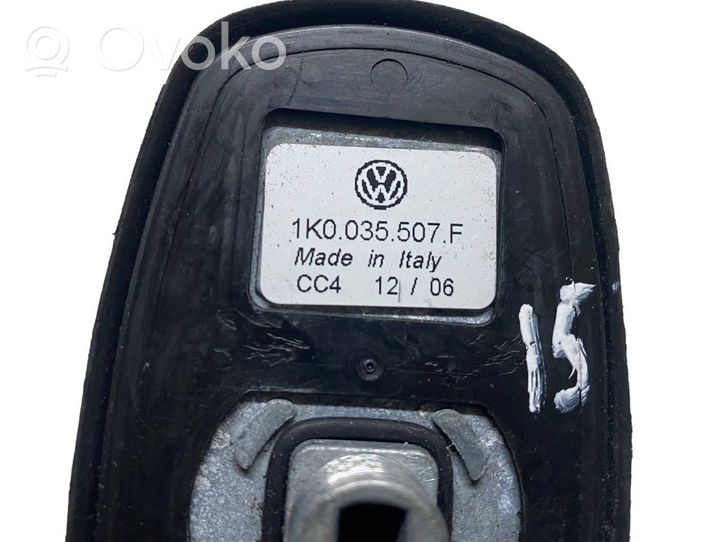 Volkswagen Touran I GPS-pystyantenni 1K0035507F