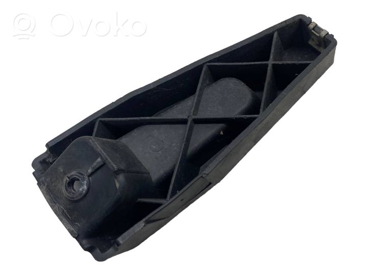 Ford Focus ST Soporte de montaje del parachoques trasero CM51A17B918A