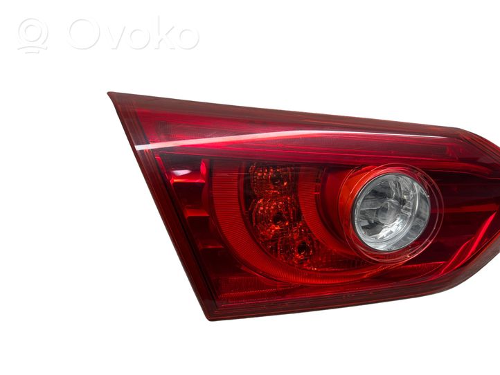 Infiniti Q50 Lampy tylnej klapy bagażnika 