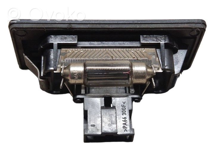 Audi A4 Allroad Lampa oświetlenia tylnej tablicy rejestracyjnej 8T0943021