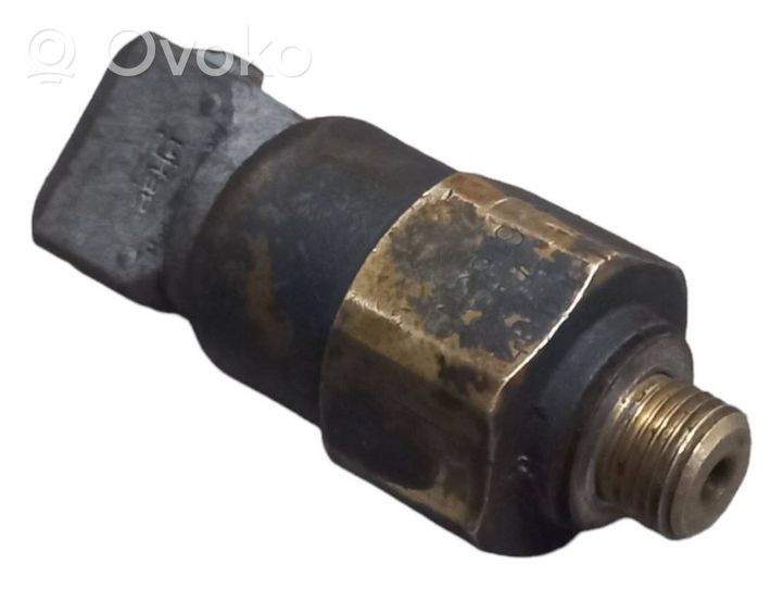 Volkswagen Golf IV Oil pressure sensor 6N0919081A