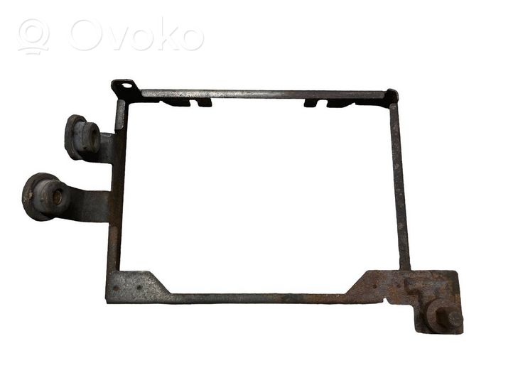 Volkswagen PASSAT B5.5 Radiator mount bracket 3B0203509