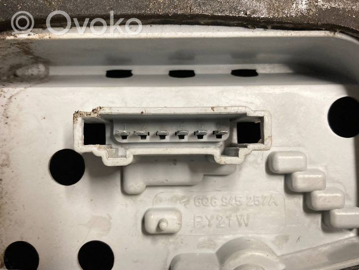 Volkswagen Polo Lampa tylna 6Q6945257A