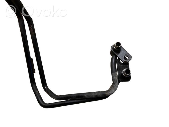 Audi A4 S4 B7 8E 8H Tubo flessibile del radiatore dell’olio del cambio 8E0317822E