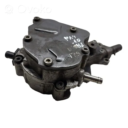 Skoda Fabia Mk2 (5J) Vacuum pump 038145209N