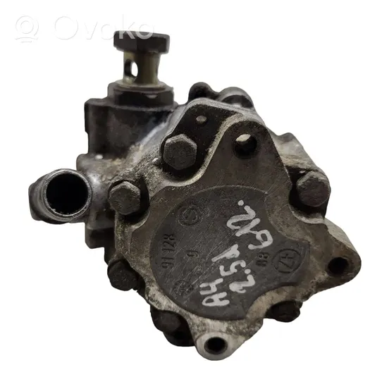 Audi A4 S4 B6 8E 8H Ohjaustehostimen pumppu 8E0145155