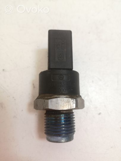 Mercedes-Benz E W211 Sensore di pressione del carburante A0041536728