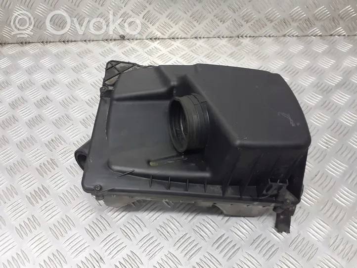 Opel Zafira B Coperchio scatola del filtro dell’aria 55557127