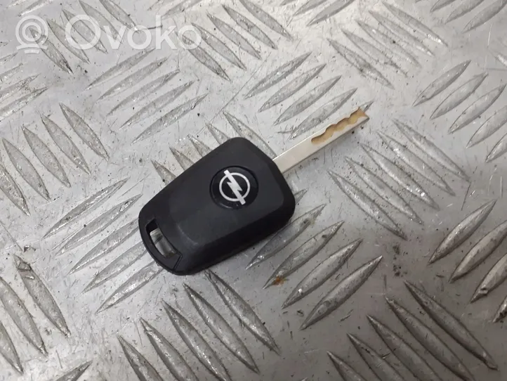 Opel Zafira B Ignition key/card 