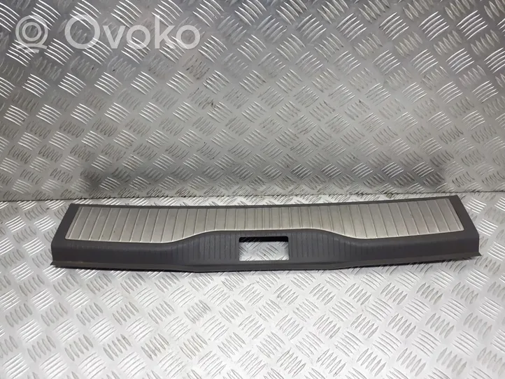 Opel Zafira B Garniture de hayon 322225228