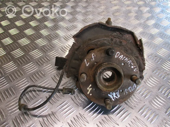 Daihatsu YRV Fusée d'essieu de moyeu de la roue avant 