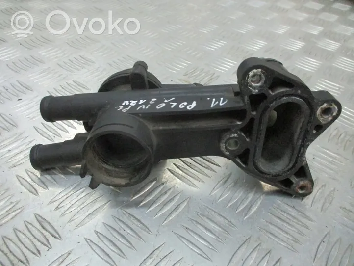 Volkswagen Polo IV 9N3 Alloggiamento termostato 03C121111B