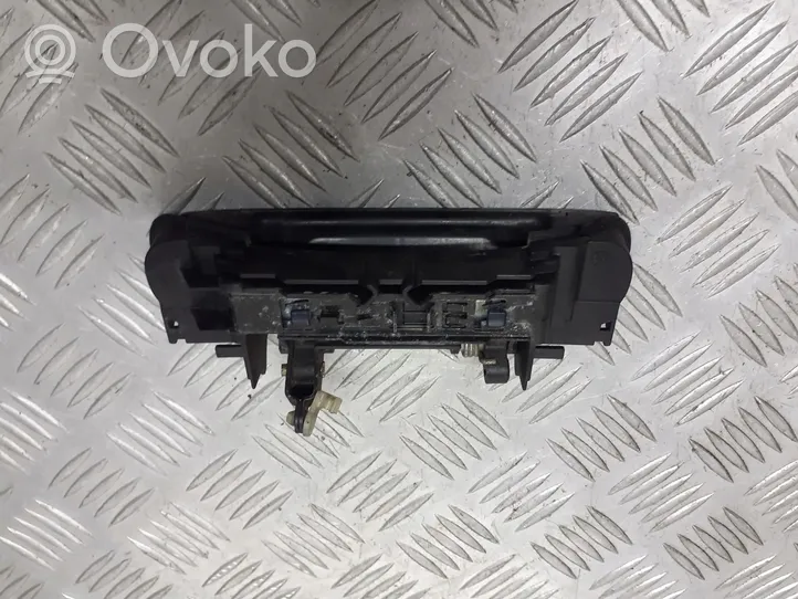 Audi A6 S6 C5 4B Etuoven ulkokahvan kehys 4B0839685