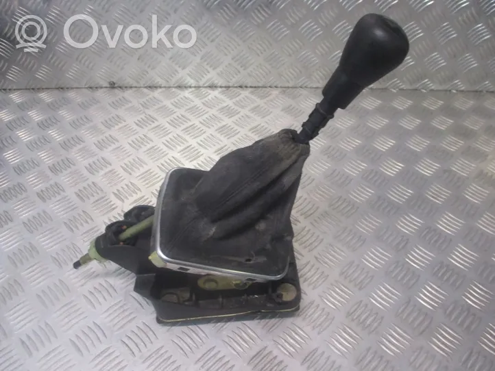 Ford Mondeo Mk III Gear selector/shifter in gearbox 