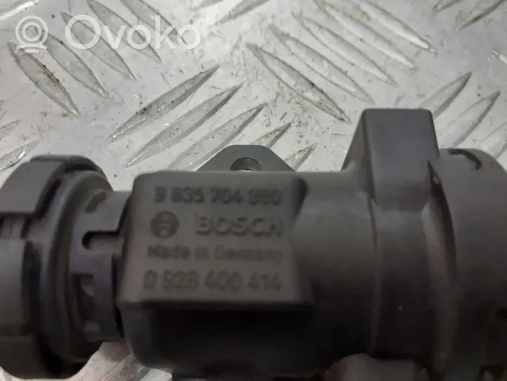 Citroen C5 Valve vacuum 9635704380