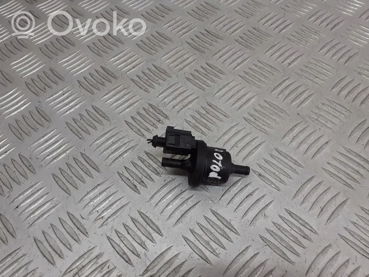 Volkswagen Polo IV 9N3 Valve vacuum 0280142345