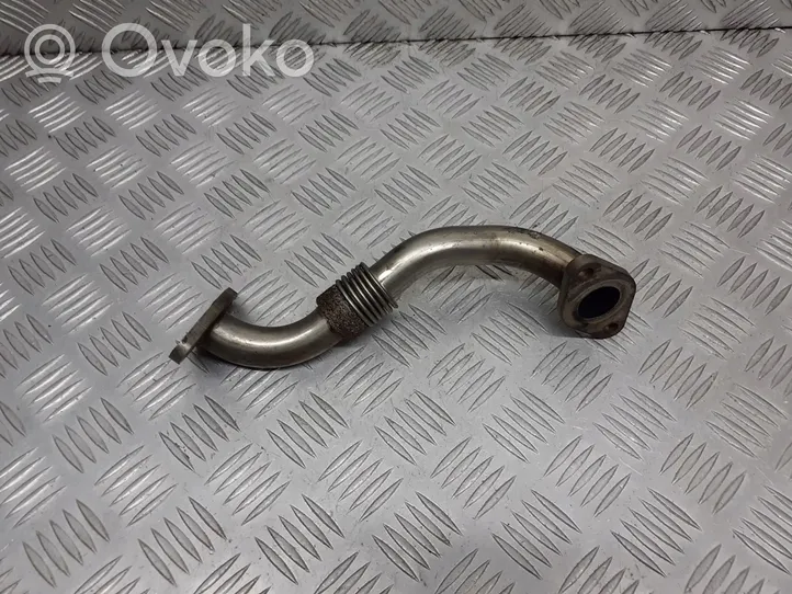 Volkswagen Bora Tuyau de raccordement solide EGR 038131521J