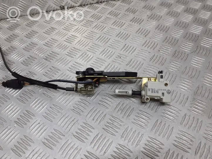 Volkswagen PASSAT B5 Tavaratilan luukun hydrauliikkasarja 3B0959781D