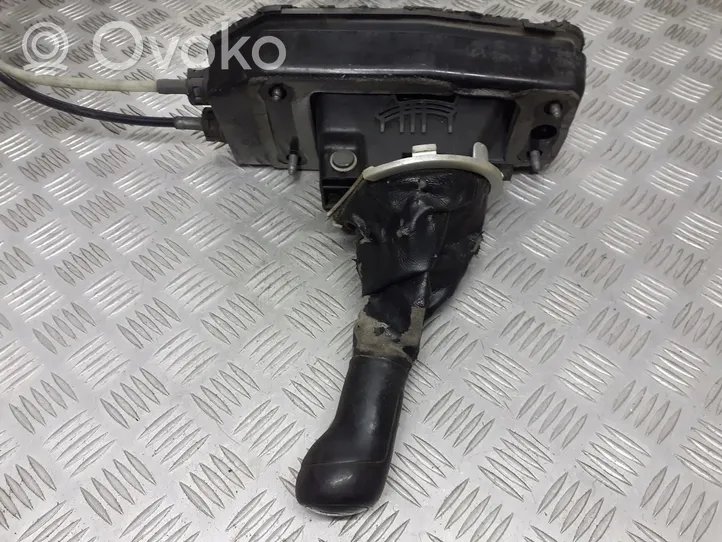 Volkswagen Fox Selettore di marcia/cambio sulla scatola del cambio 5Z0711090