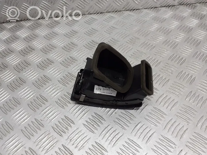 Volkswagen Polo IV 9N3 Copertura griglia di ventilazione cruscotto 6Q0819704