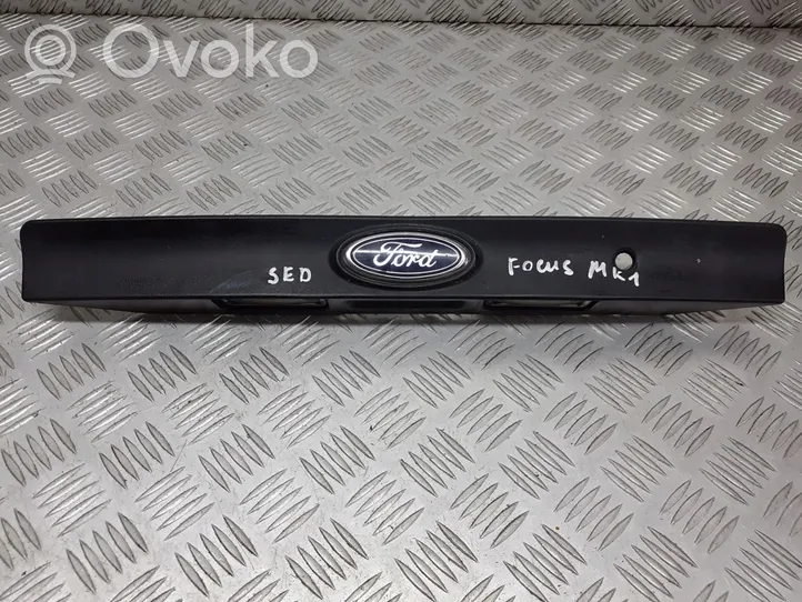 Ford Focus Spoiler tylnej szyby klapy bagażnika 4S41-F43404-ACW