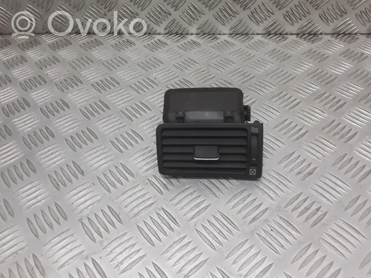 Toyota Corolla E120 E130 Garniture, panneau de grille d'aération 8222