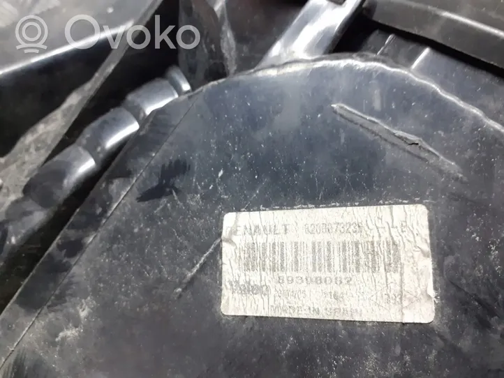 Renault Megane II Lampa oświetlenia tylnej tablicy rejestracyjnej 8200073238