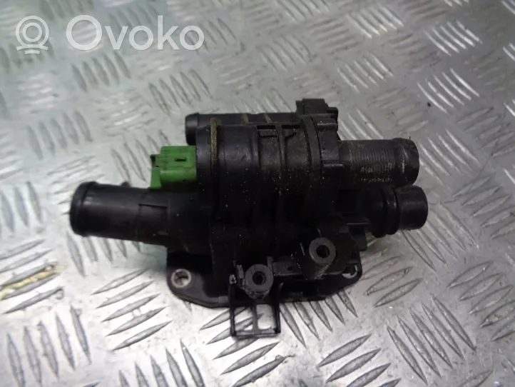 Ford Focus Boîtier de thermostat 9647767180