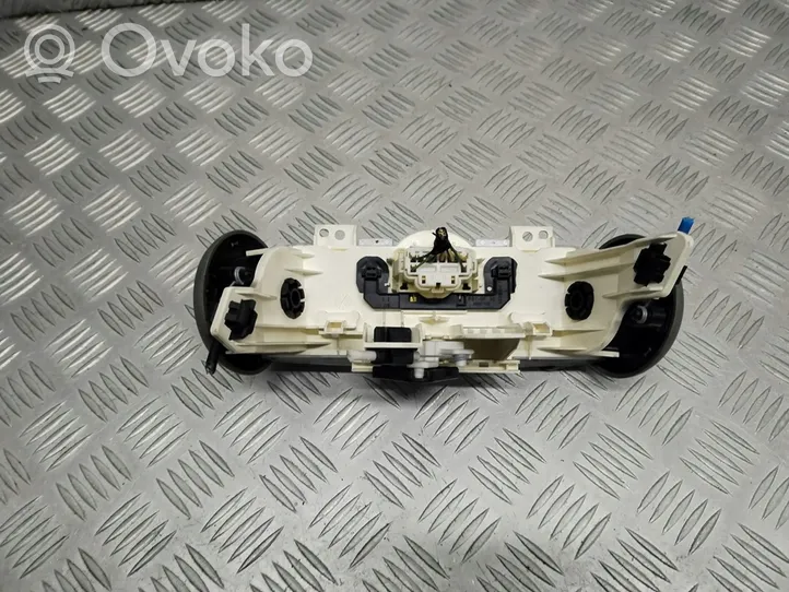 Toyota Aygo AB10 Przełącznik / Włącznik nawiewu dmuchawy P69610001