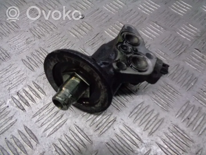 Toyota Corolla Verso E121 Supporto di montaggio del filtro dell’olio 