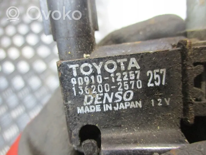 Toyota Corolla E120 E130 Soupape 90910-12257