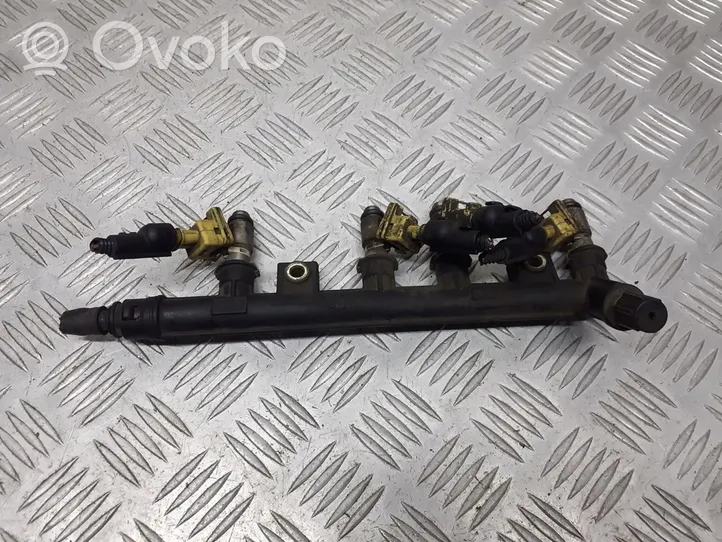 Fiat Panda II Listwa wtryskowa 3219018301