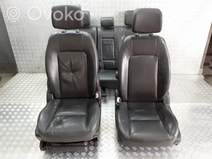 Chevrolet Captiva Seat set 