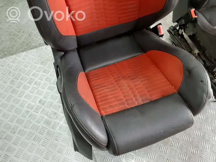 Ford Fiesta Fotele / Kanapa / Komplet 
