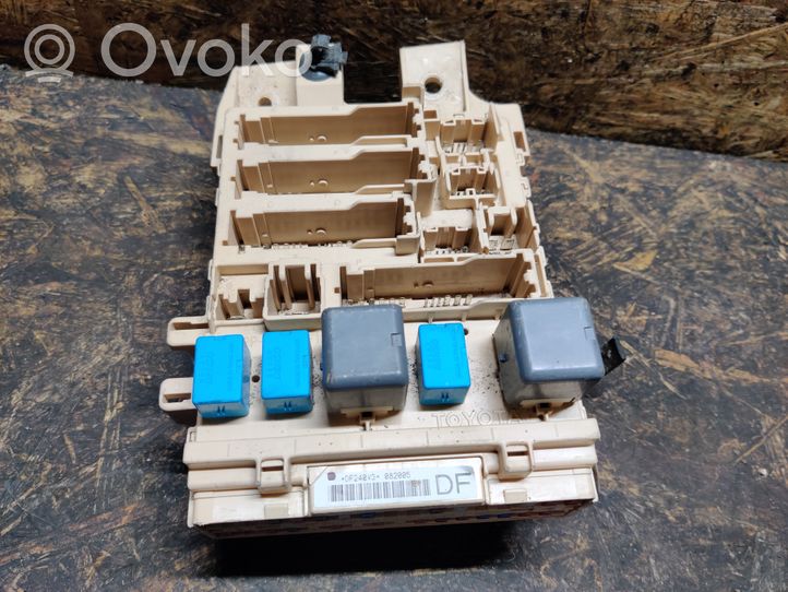 Toyota Solara Module de fusibles DF240V3