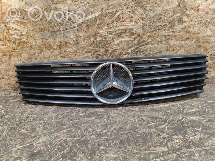 Mercedes-Benz S W140 Rejilla superior del radiador del parachoques delantero 1408880060