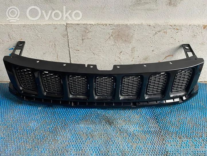 Jeep Cherokee Atrapa chłodnicy / Grill 