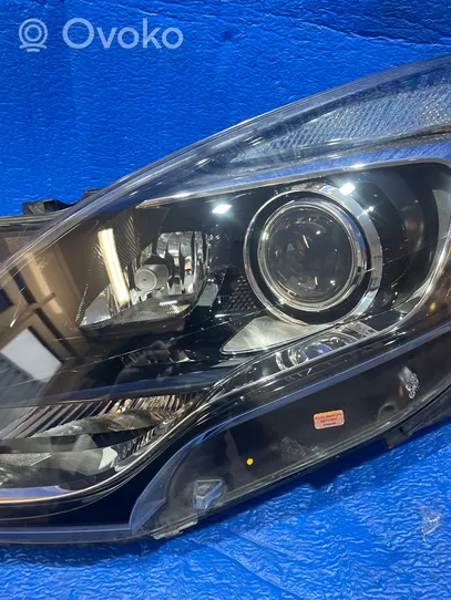 Opel Zafira C Lampa przednia 13399860