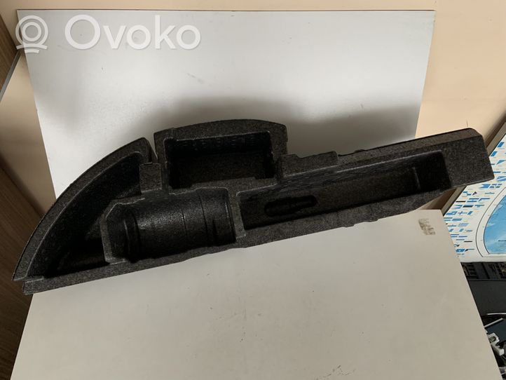 Audi Q7 4M Boîte à outils 4M0012120G