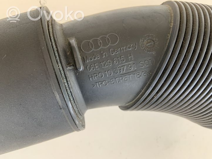 Audi A7 S7 4G Część rury dolotu powietrza 06E129615H