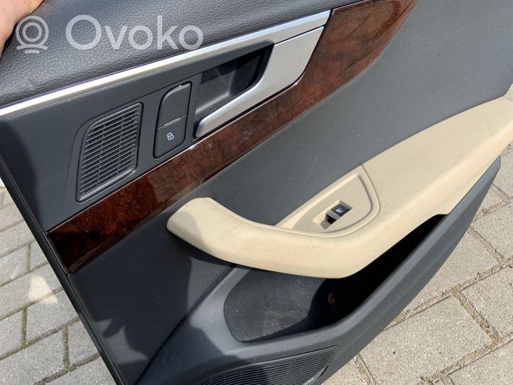 Audi A4 S4 B9 Apmušimas galinių durų (obšifke) 8W0867488