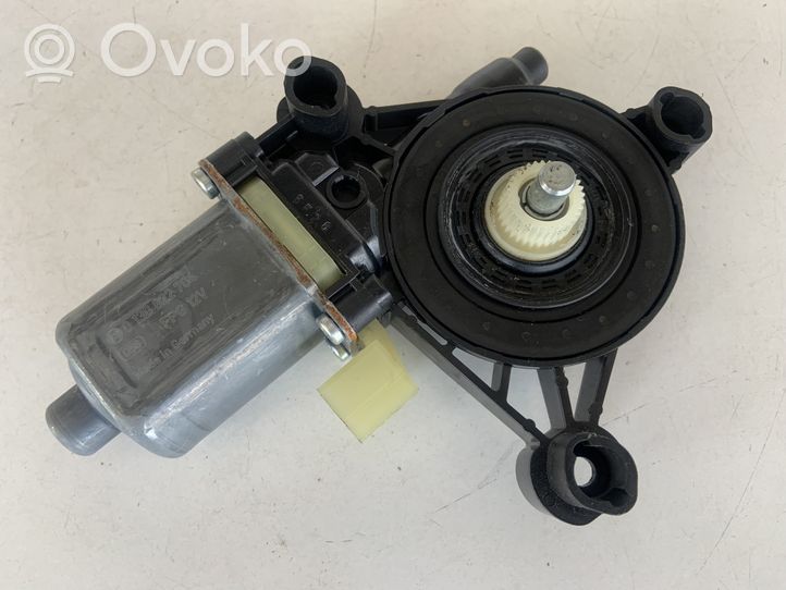 Audi Q7 4M Moteur de lève-vitre de porte avant 8W0959802