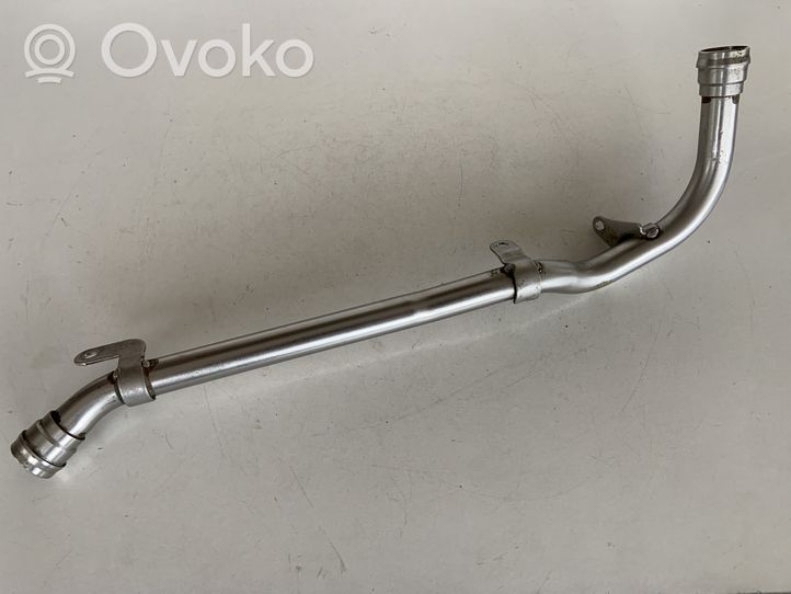 Audi Q7 4M Engine coolant pipe/hose 06E131831S