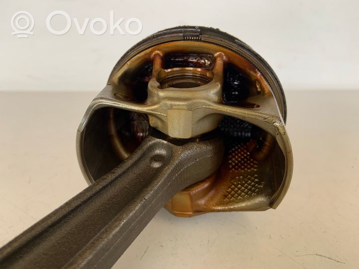 Audi Q7 4M Piston with connecting rod 06E198401J