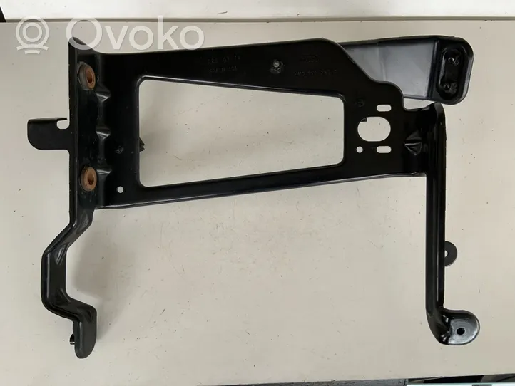 Audi Q7 4M Radiator mount bracket 4M0121262Q