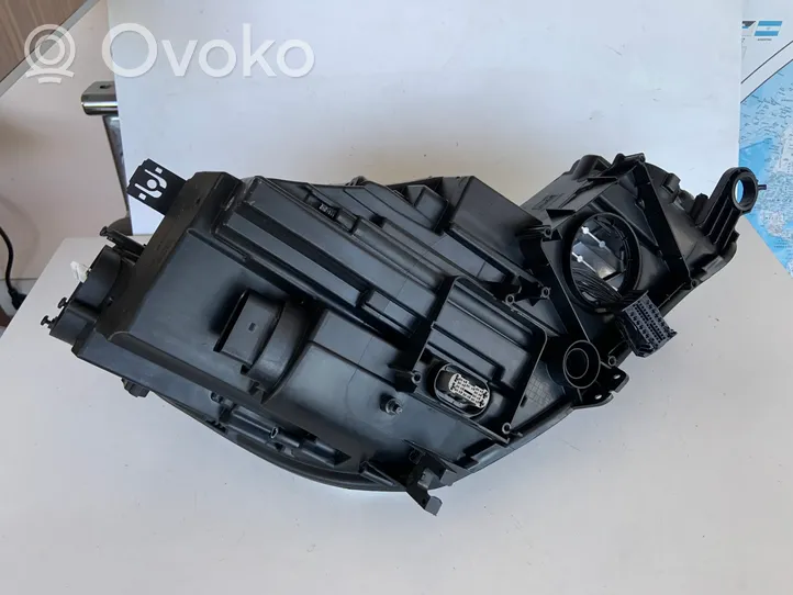 Audi A4 S4 B9 Priekšējais lukturis 8W0941033